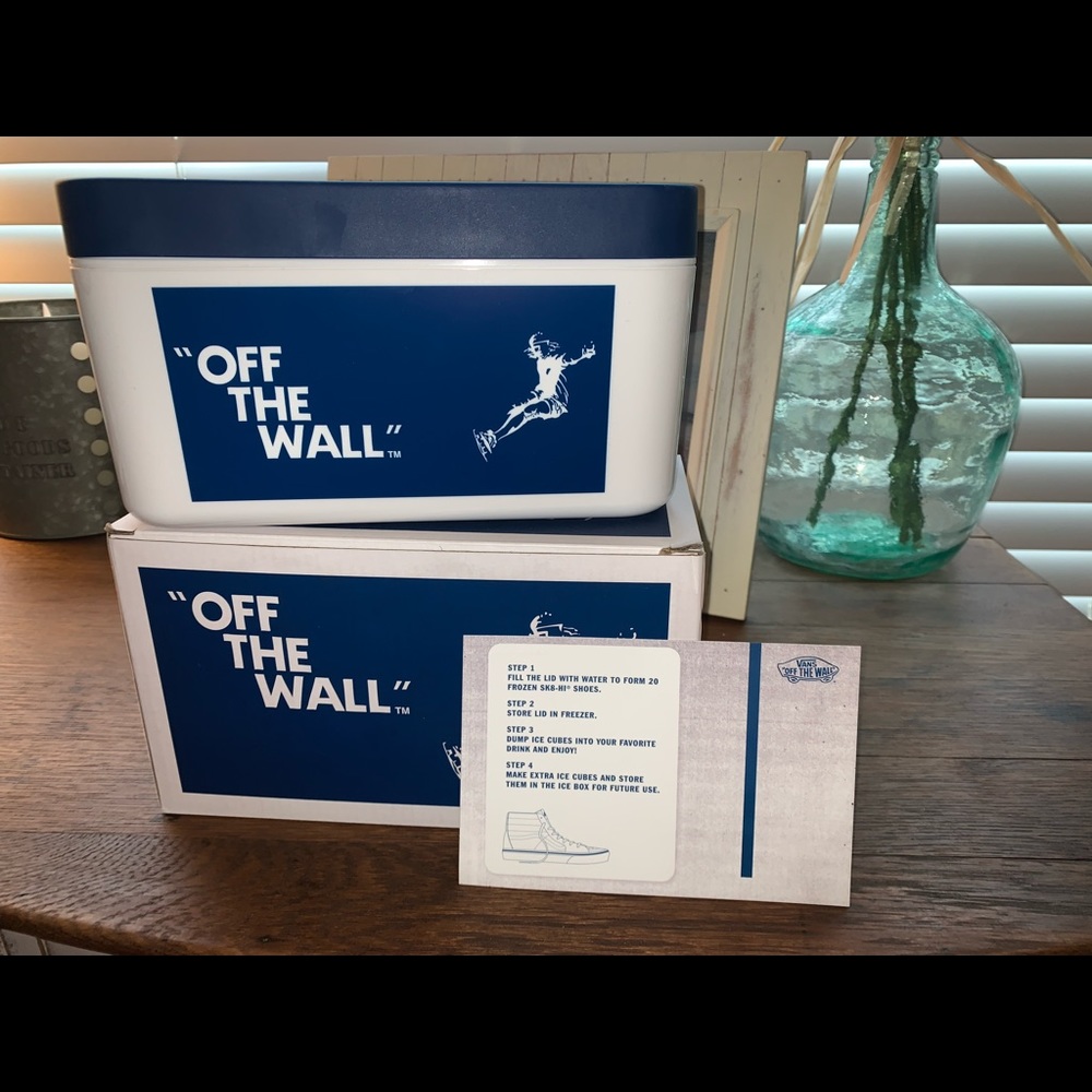 Vans Off The Wall ice cube maker & container